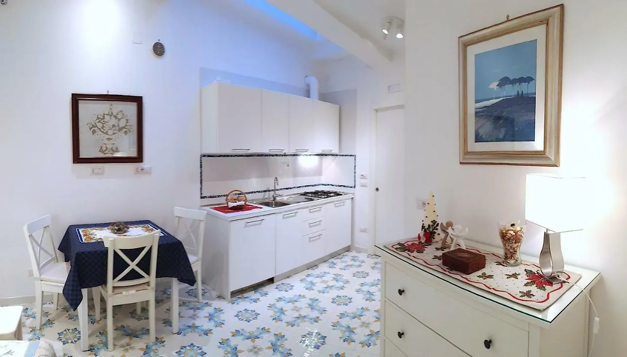 Mini Appartamento Al Chiostro Nápoles Apartamento