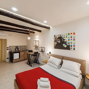 Apartamento Legno By Houseinnaples, Nápoles